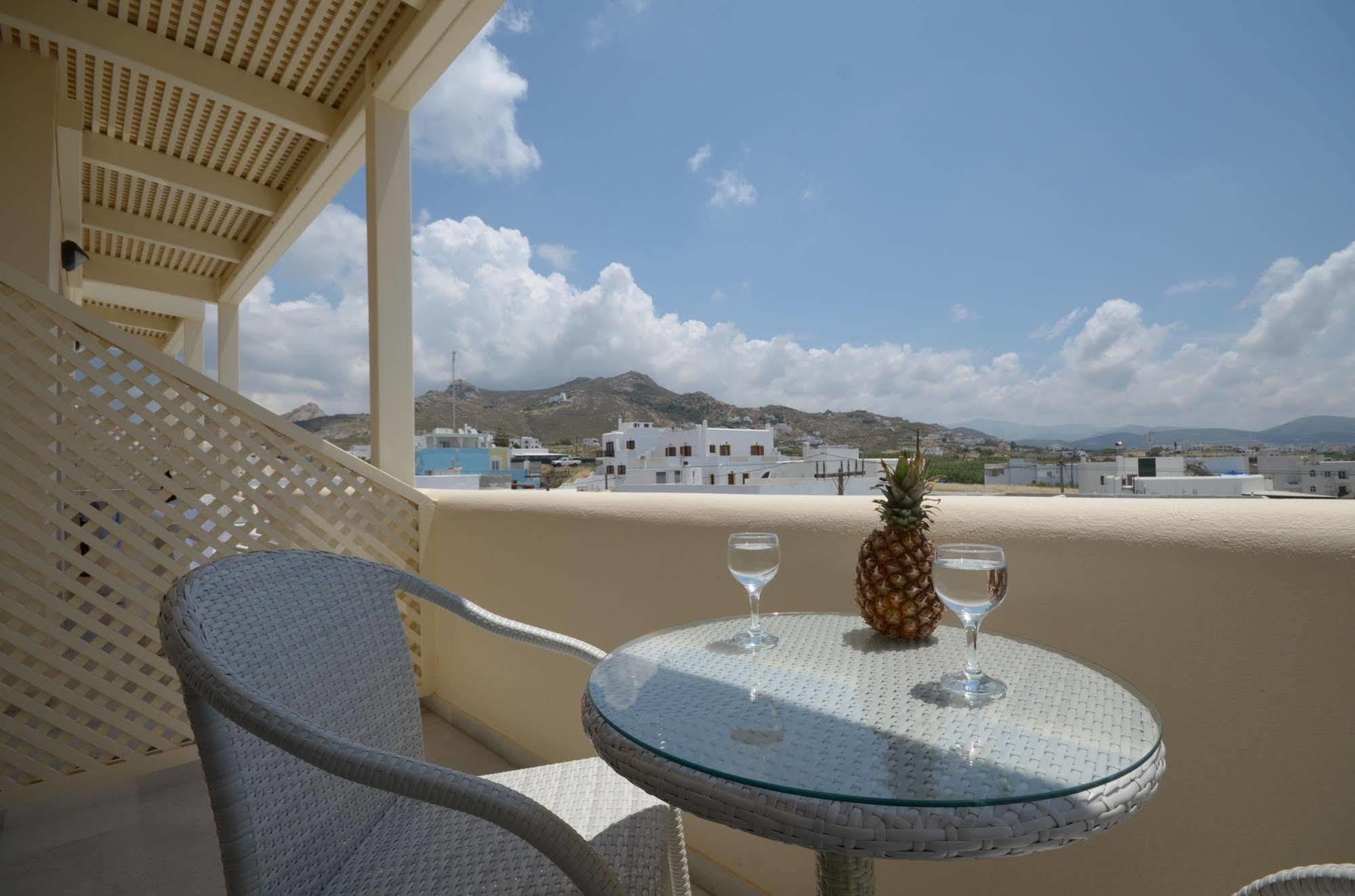 Margo Studios Naxos City ภายนอก รูปภาพ